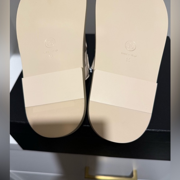 CHANEL Beige Sandals with Gold CC Logo - Picture 7 of 10
